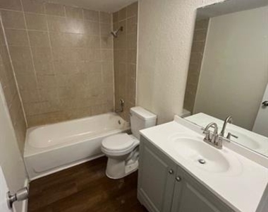 8127 Stonehurst Street - Photo Thumbnail 7