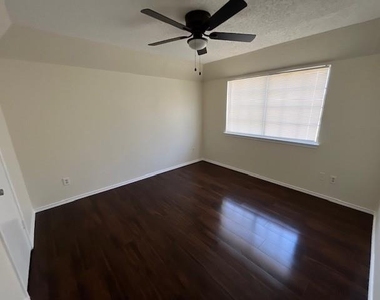 8127 Stonehurst Street - Photo Thumbnail 1
