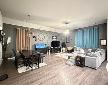 1593 Kessler Drive - Photo Thumbnail 2