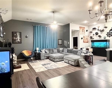 1593 Kessler Drive - Photo Thumbnail 4
