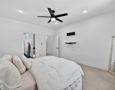 1941 Glenmore Avenue - Photo Thumbnail 17