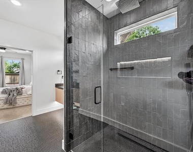 1941 Glenmore Avenue - Photo Thumbnail 21