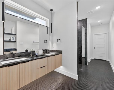 1941 Glenmore Avenue - Photo Thumbnail 19