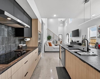 1941 Glenmore Avenue - Photo Thumbnail 12