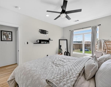 1941 Glenmore Avenue - Photo Thumbnail 18