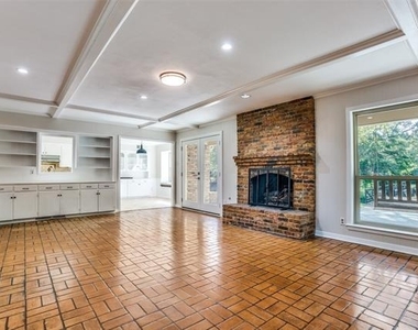 10534 Royal Springs Drive - Photo Thumbnail 4