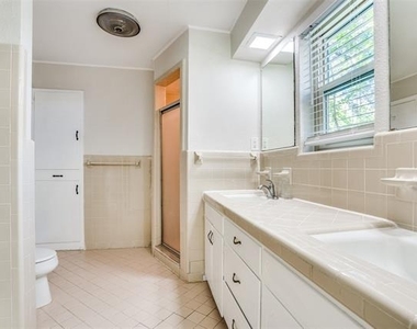 10534 Royal Springs Drive - Photo Thumbnail 10