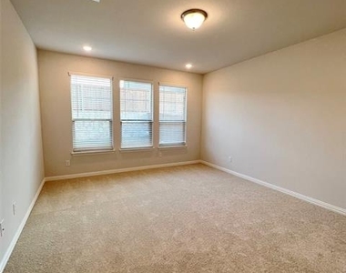 1310 Sundance Lane - Photo Thumbnail 19