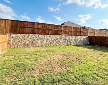 1310 Sundance Lane - Photo Thumbnail 29