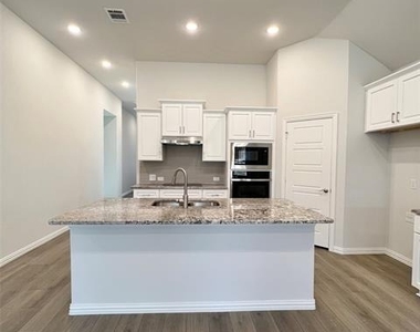 1310 Sundance Lane - Photo Thumbnail 13
