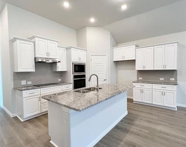 1310 Sundance Lane - Photo Thumbnail 10