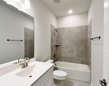 1310 Sundance Lane - Photo Thumbnail 27
