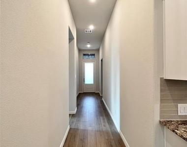 1310 Sundance Lane - Photo Thumbnail 2