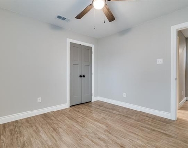 2734 Waters Edge - Photo Thumbnail 16