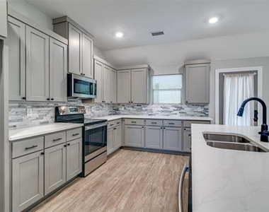 2734 Waters Edge - Photo Thumbnail 8