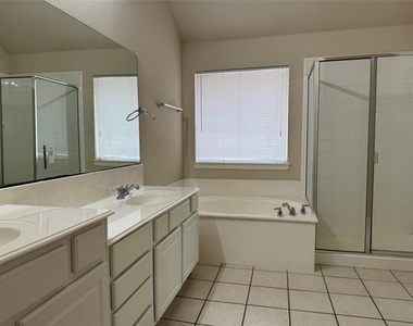 8012 Rancho De La Osa Trail - Photo Thumbnail 10