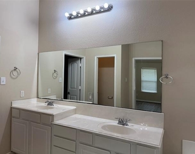 8012 Rancho De La Osa Trail - Photo Thumbnail 9