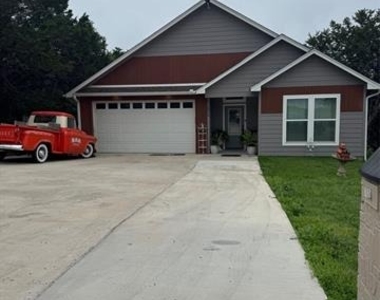 1014 Scenic Drive - Photo Thumbnail 1