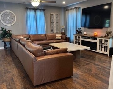 1014 Scenic Drive - Photo Thumbnail 14