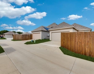 2804 Bursera Lane - Photo Thumbnail 11