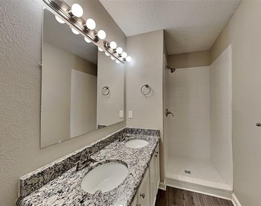 2505 Avalon Creek Way - Photo Thumbnail 9