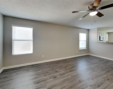 2505 Avalon Creek Way - Photo Thumbnail 3