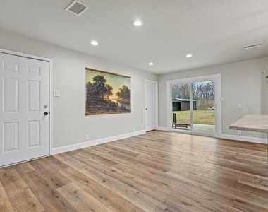 3327 Carriage Circle - Photo Thumbnail 13