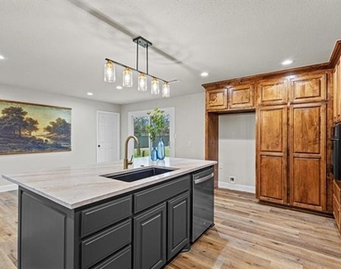 3327 Carriage Circle - Photo Thumbnail 18
