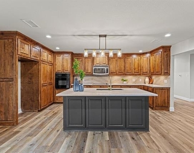 3327 Carriage Circle - Photo Thumbnail 17