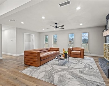 3327 Carriage Circle - Photo Thumbnail 8