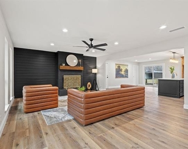 3327 Carriage Circle - Photo Thumbnail 7
