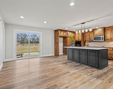 3327 Carriage Circle - Photo Thumbnail 12