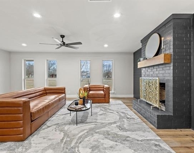 3327 Carriage Circle - Photo Thumbnail 11