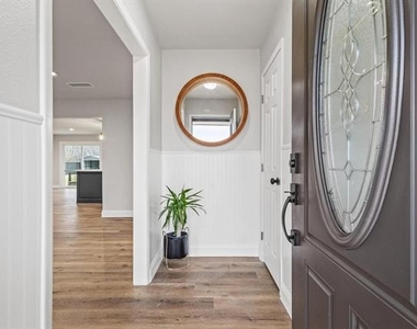 3327 Carriage Circle - Photo Thumbnail 6
