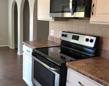 637 Red River Drive - Photo Thumbnail 5