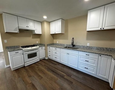210 Reta Street - Photo Thumbnail 12