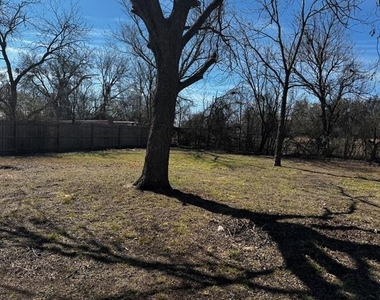 210 Reta Street - Photo Thumbnail 9