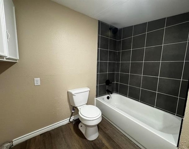 210 Reta Street - Photo Thumbnail 8