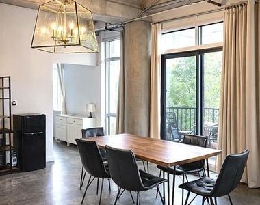 1001 Belleview Street - Photo Thumbnail 6