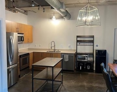 1001 Belleview Street - Photo Thumbnail 16