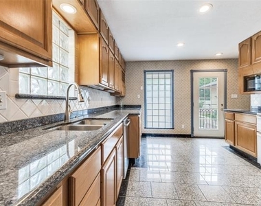 9210 Larchwood Drive - Photo Thumbnail 4