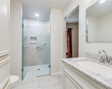 9210 Larchwood Drive - Photo Thumbnail 9