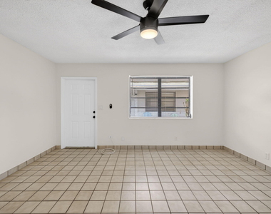2500 Sw 18th Terrace - Photo Thumbnail 18