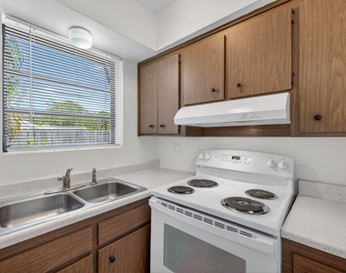 2500 Sw 18th Terrace - Photo Thumbnail 11
