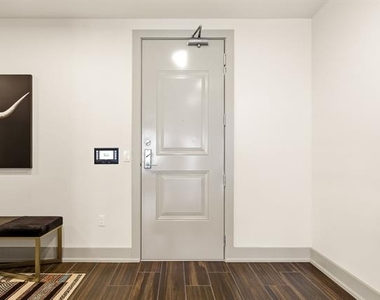 6000 Columbus Avenue - Photo Thumbnail 1