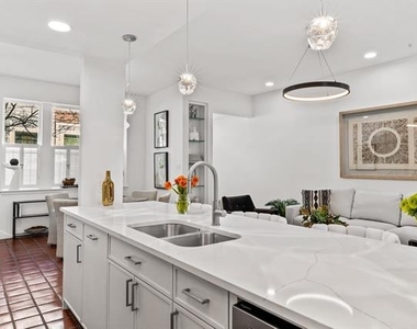 4006 Holland Avenue - Photo Thumbnail 10