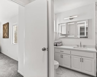 4006 Holland Avenue - Photo Thumbnail 20