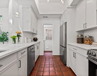 4006 Holland Avenue - Photo Thumbnail 8