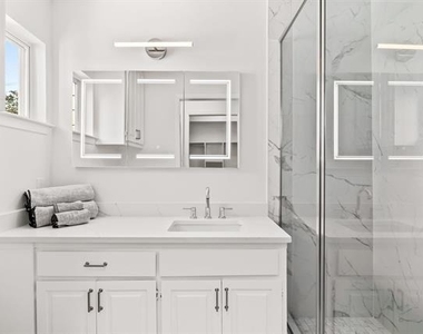 4006 Holland Avenue - Photo Thumbnail 17