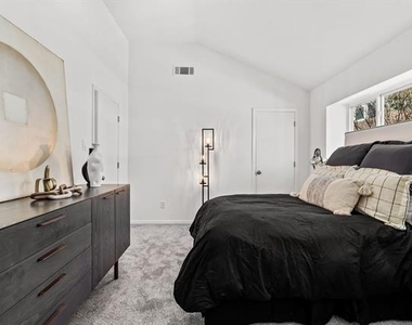 4006 Holland Avenue - Photo Thumbnail 22